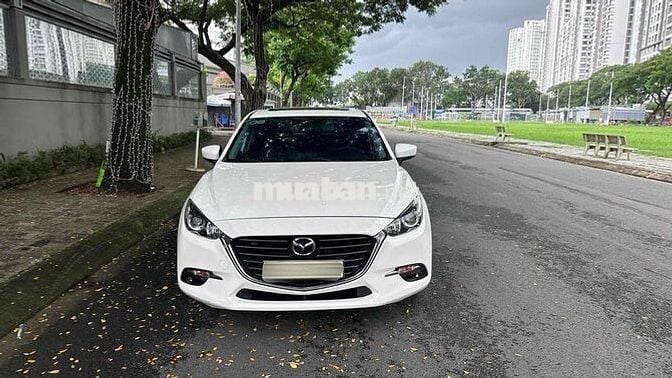 cần bán mazda 3 hatchback 2018 màu trắng một chủ