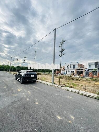 Chỉ Còn 1 Lô Sổ Riêng Thổ Cư Diện Tích 100m2 Ngay Cây Xây Đức Hưng