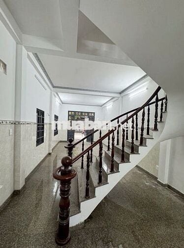 Vincom Thủ Đức, TT Sầm Uất, 1 trệt 2 lầu, 5PN, HXH - Giá Nhỉnh 5 tỷ