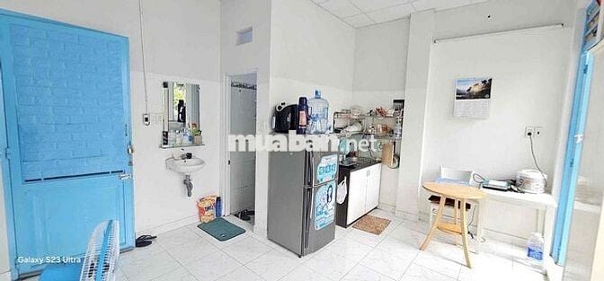 🧧 1 phòng ngủ cửa sổ trời to như hình