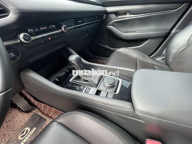 Mazda 3 2022 1.5L Luxury - 50000 km