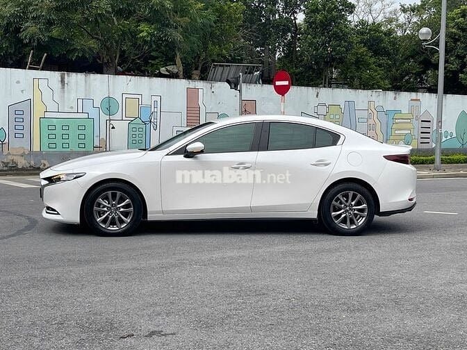 Mazda 3 2022 1.5L Luxury - 50000 km