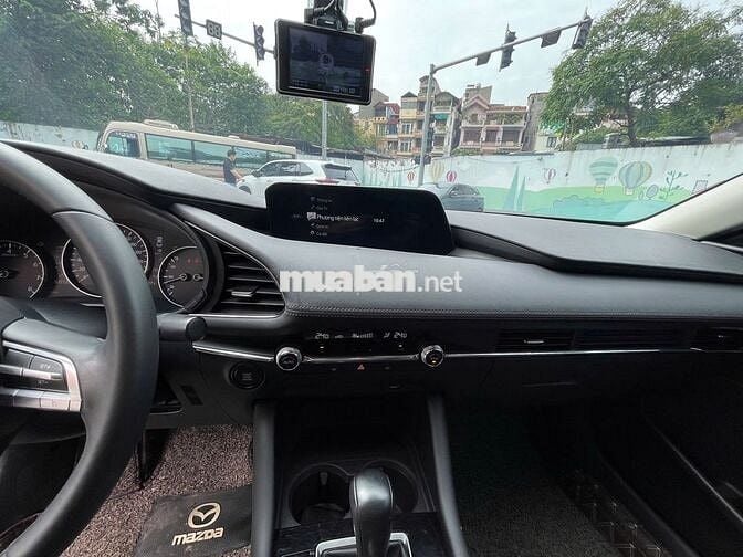 Mazda 3 2022 1.5L Luxury - 50000 km