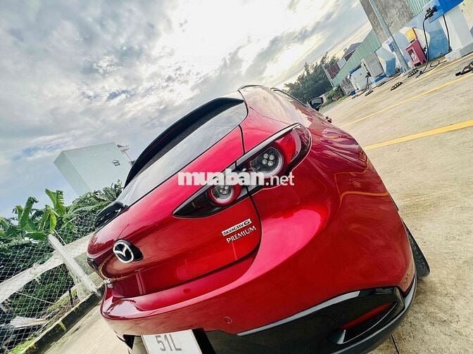 Mazda3 1.5 sx 2022 sport hatback premium zin 100%