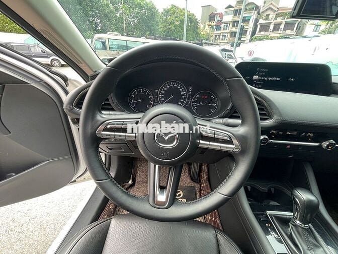 Mazda 3 2022 1.5L Luxury - 50000 km