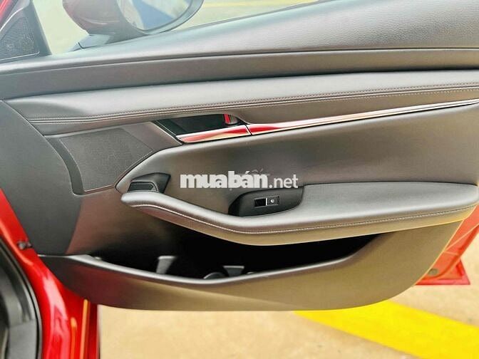 Mazda3 1.5 sx 2022 sport hatback premium zin 100%