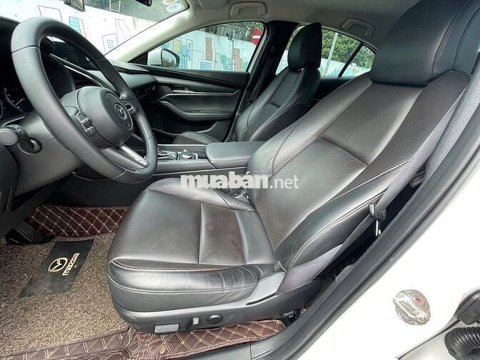 Mazda 3 2022 1.5L Luxury - 50000 km