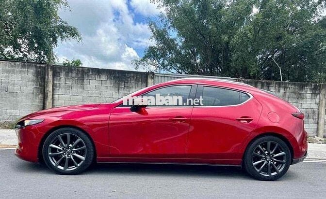 Mazda3 1.5 sx 2022 sport hatback premium zin 100%