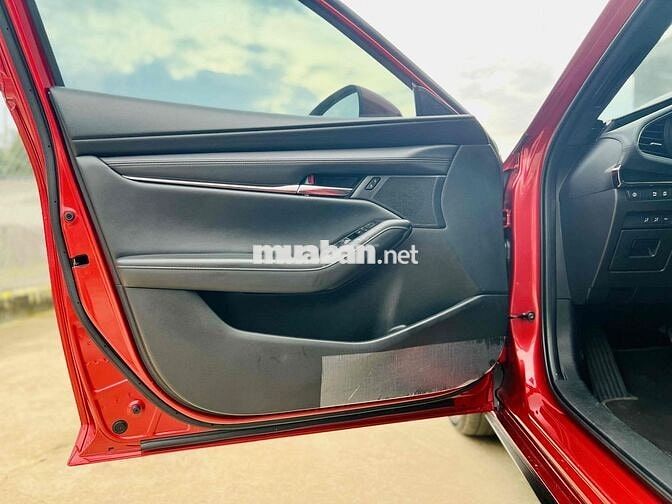 Mazda3 1.5 sx 2022 sport hatback premium zin 100%