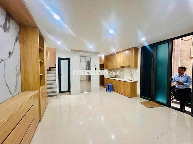 CÓ 102! VIP TÂY HỒ, Ô TÔ ĐỖ CỬA, 42m2, THANG MÁY, SÁT PHỐ, Ở SƯỚNG