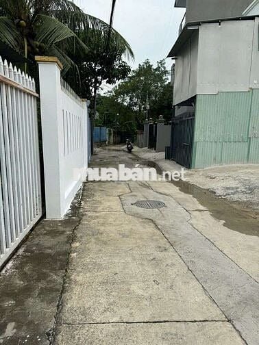 Nhà 135m2 hẻm xe hơi có sân vườn to đừong Huỳnh Văn Lũy sổ riêng mới