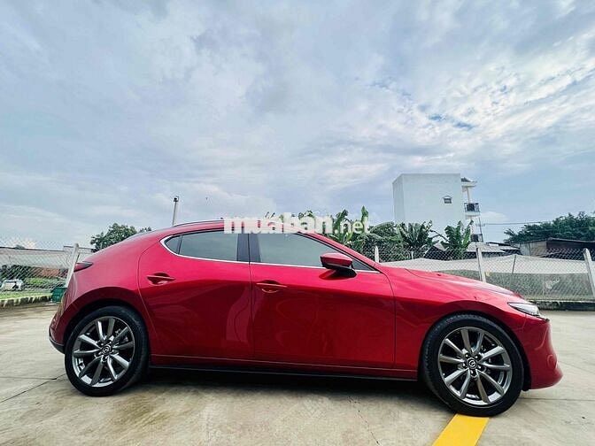 Mazda3 1.5 sx 2022 sport hatback premium zin 100%