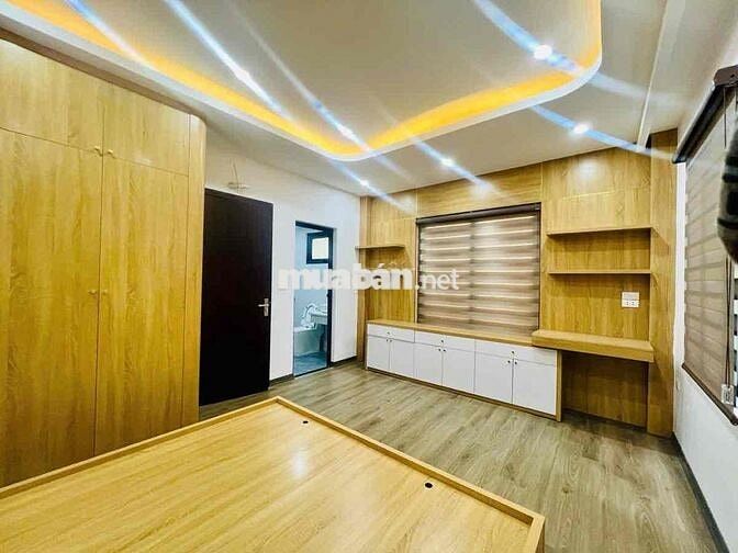 CÓ 102! VIP TÂY HỒ, Ô TÔ ĐỖ CỬA, 42m2, THANG MÁY, SÁT PHỐ, Ở SƯỚNG