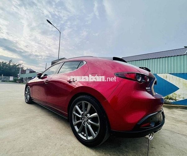 Mazda3 1.5 sx 2022 sport hatback premium zin 100%