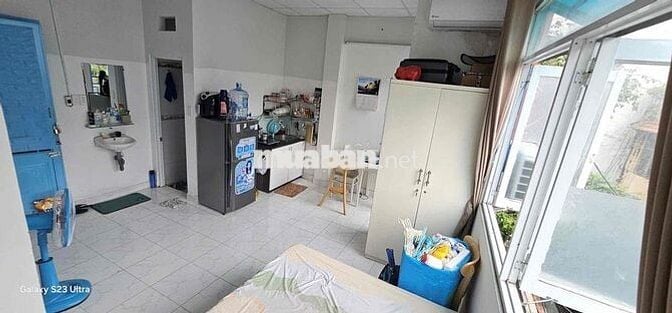 🧧 1 phòng ngủ cửa sổ trời to như hình