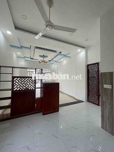 nhà sổ riêng hoàn công giá rẻ. dt 112m2 thổ cư 100% giá 2tỷ6 còn bớt.