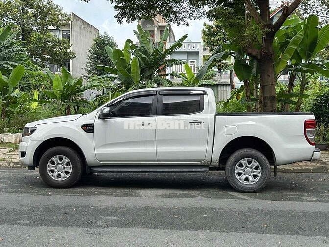 Ford Ranger 2015 XLS 2.2L 4x2 AT Form mới