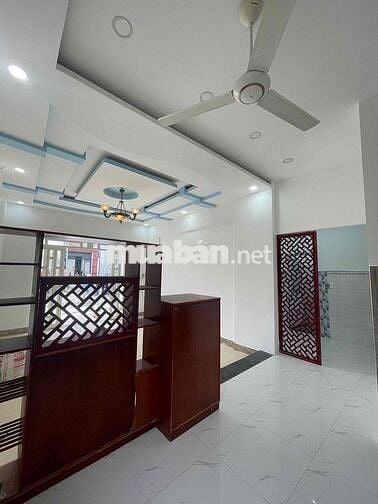 nhà sổ riêng hoàn công giá rẻ. dt 112m2 thổ cư 100% giá 2tỷ6 còn bớt.