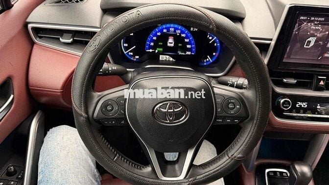 Chính chủ Corolla Cross 2023 bản cao cấp Hybrid