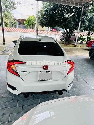 Civic 1.5 Turbo 2017 Vô Nhiều Đồ Chơi