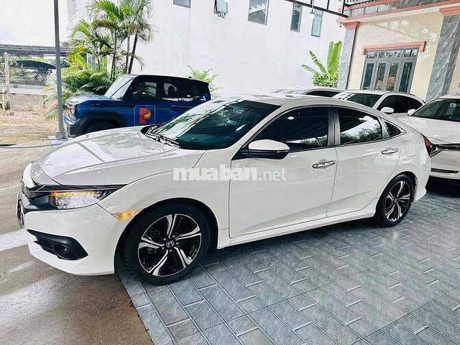 Civic 1.5 Turbo 2017 Vô Nhiều Đồ Chơi