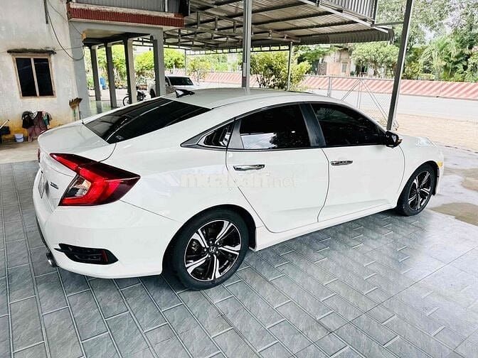 Civic 1.5 Turbo 2017 Vô Nhiều Đồ Chơi
