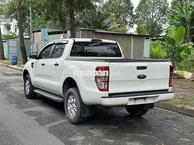Ford Ranger 2015 XLS 2.2L 4x2 AT Form mới