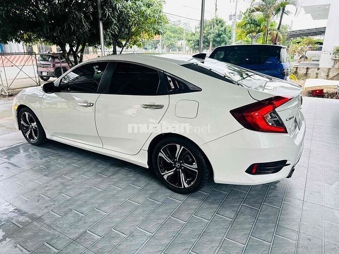 Civic 1.5 Turbo 2017 Vô Nhiều Đồ Chơi