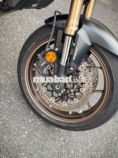cần bán CB650R 2022 tặng hết đồ chơi