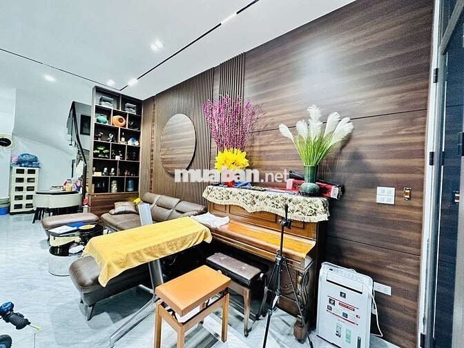 BÁN NHÀ 6 TẦNG PHỐ CHU HUY MÂN, SÀI ĐỒNG NỘI THẤT ĐẸP CẠNH Ô TÔ TRÁNH