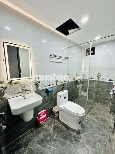 BÁN NHÀ 6 TẦNG PHỐ CHU HUY MÂN, SÀI ĐỒNG NỘI THẤT ĐẸP CẠNH Ô TÔ TRÁNH