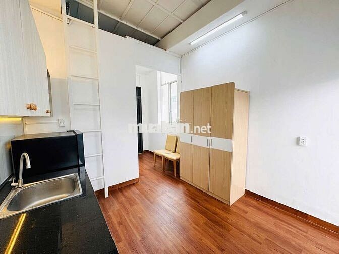 🔥STUDIO BAN CÔNG RỘNG LỚN - CỬA SỔ LỚN BAO QUANH NGAY KHU SÂN BAY🔥