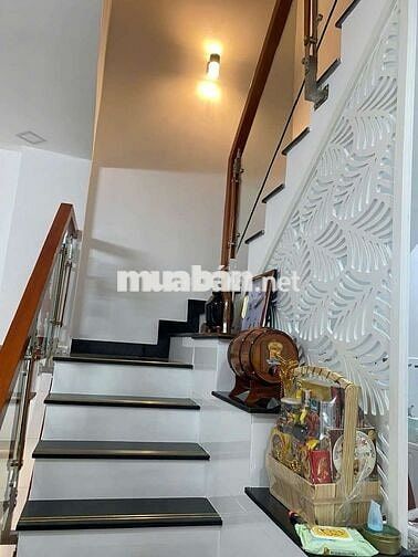 NHÀ SÁT QUẬN 8 1 LẦUMỚI ĐẸP Ở LIỀN ĐÚC 1 LẦU XÃ BÌNH HƯNG. BÌNH CHÁNH.