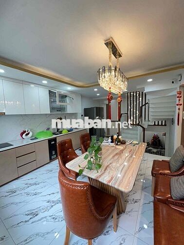 nhà 1trệt 3 lầu 1 sân thượng full nội thất hxt 1/