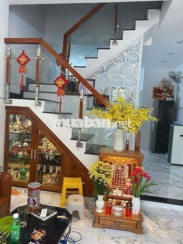 NHÀ SÁT QUẬN 8 1 LẦUMỚI ĐẸP Ở LIỀN ĐÚC 1 LẦU XÃ BÌNH HƯNG. BÌNH CHÁNH.