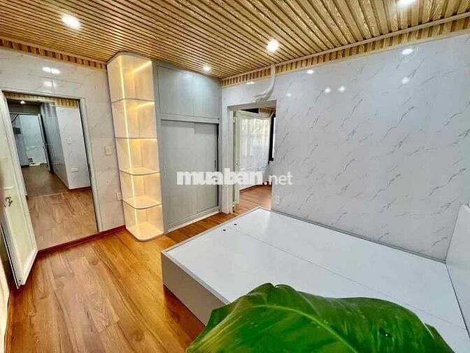 Căn hộ TT tầng 2, phố Nguyễn Chính, ô tô đỗ cửa toà, SD 90 m2