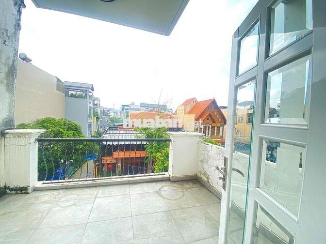 PN TÁCH BẾP  BAN CÔNG SIÊU RỘNG TRUNG TÂM QUẬN 7