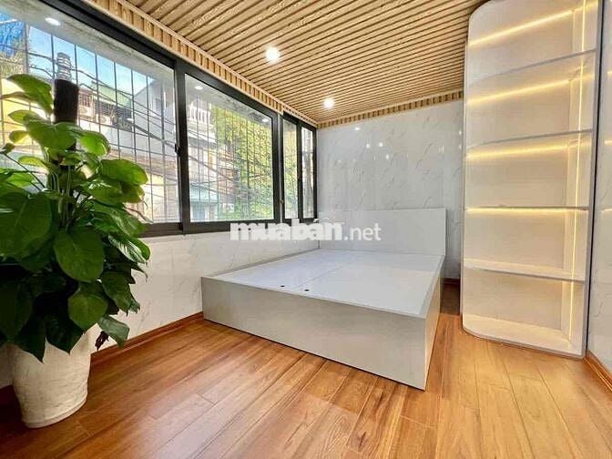 Căn hộ TT tầng 2, phố Nguyễn Chính, ô tô đỗ cửa toà, SD 90 m2