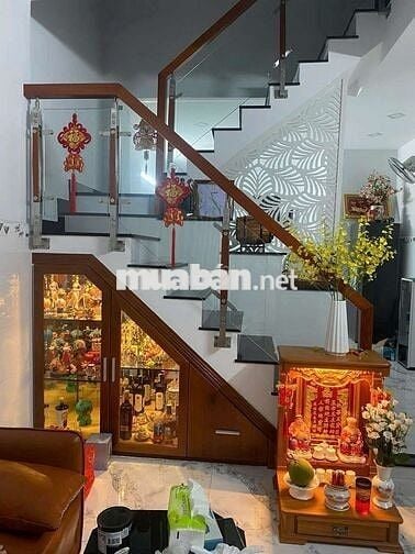 NHÀ SÁT QUẬN 8 1 LẦUMỚI ĐẸP Ở LIỀN ĐÚC 1 LẦU XÃ BÌNH HƯNG. BÌNH CHÁNH.