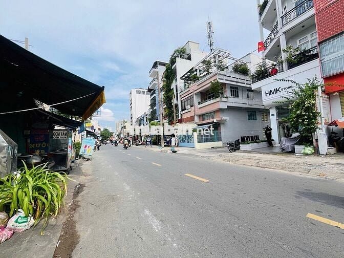 CHo thuê nhà nguyên căn mặt tiền đường Luỹ bán bích 8x18m trống suốt