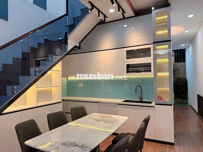 Nhà 93m2 hẻm xe hơi 3 phòng ngủ ngay siêu thị Metro giá chỉ hơn 6 đồng