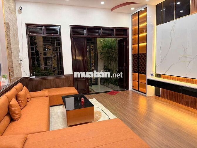 Nhà 93m2 hẻm xe hơi 3 phòng ngủ ngay siêu thị Metro giá chỉ hơn 6 đồng