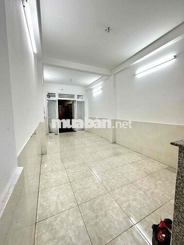 Cho thuê nhà hẻm lớn Nguyễn Hữu Cảnh, BT. DT 60m 4 tầng (5PN, 4WC, 1B)