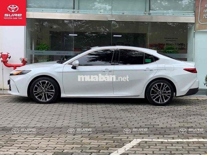 Toyota Camry 2024 2.0Q - 16.000 km