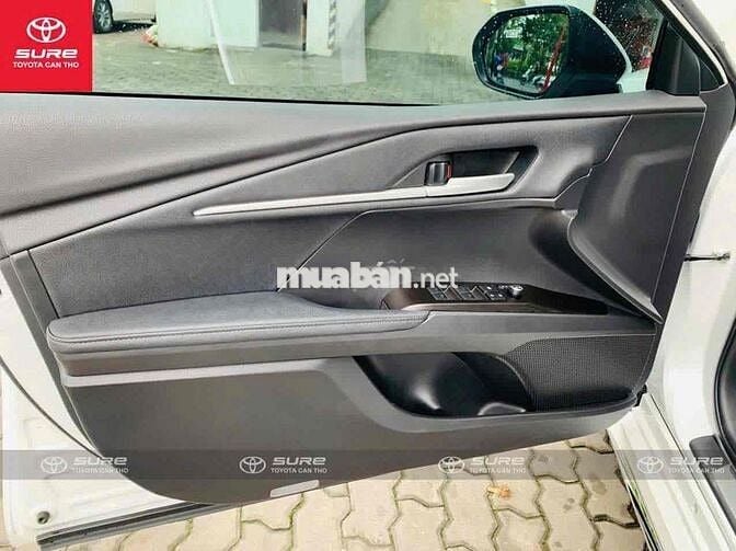 Toyota Camry 2024 2.0Q - 16.000 km