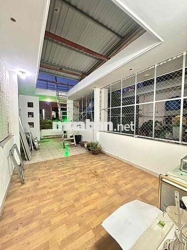 Cho thuê nhà hẻm lớn Nguyễn Hữu Cảnh, BT. DT 60m 4 tầng (5PN, 4WC, 1B)