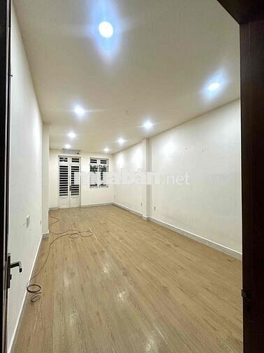 Cho thuê nhà hẻm lớn Nguyễn Hữu Cảnh, BT. DT 60m 4 tầng (5PN, 4WC, 1B)