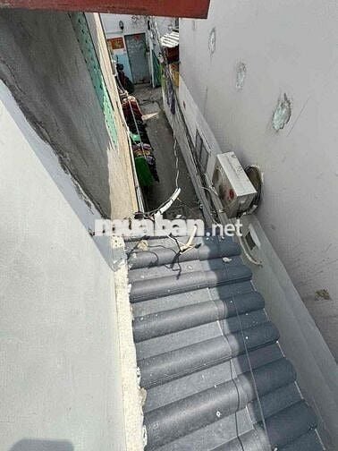 Nhà 2 lầu, điện nước đều giá chính thức chỉ 3tr2