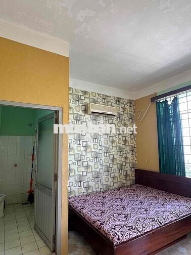 Phòng trọ trung tâm tp cách biển 5 phút đi bộ.