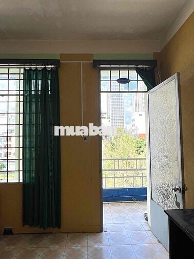 Phòng trọ trung tâm tp cách biển 5 phút đi bộ.